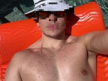 Homens ativos e viris para se divertirem e verem onde isso leva!