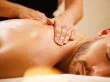 Massagista masculino | terapêutica & relaxamento